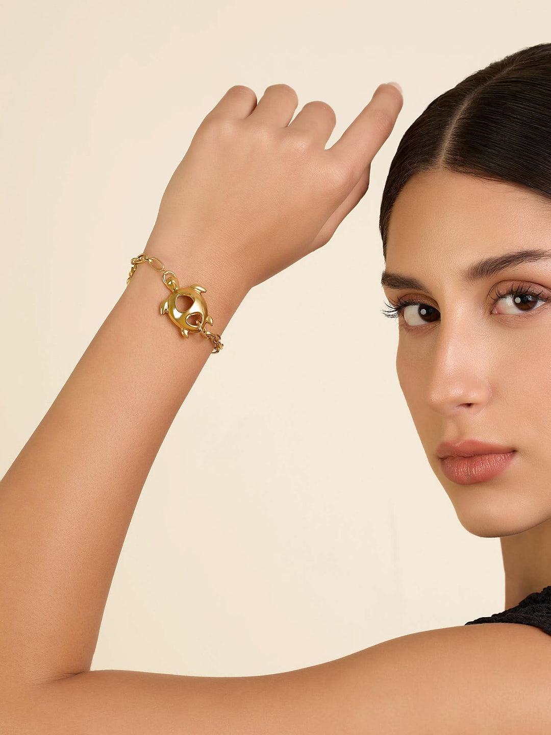 Turtle Chain Bracelet - Main Image