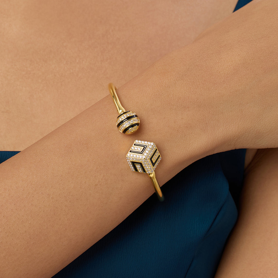 Transcenta Cuff Bracelet In 18Kt Gold Plated