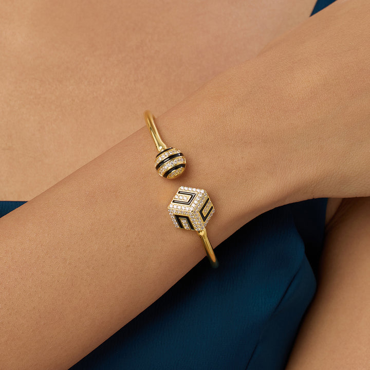 Transcenta Cuff Bracelet In 18Kt Gold Plated