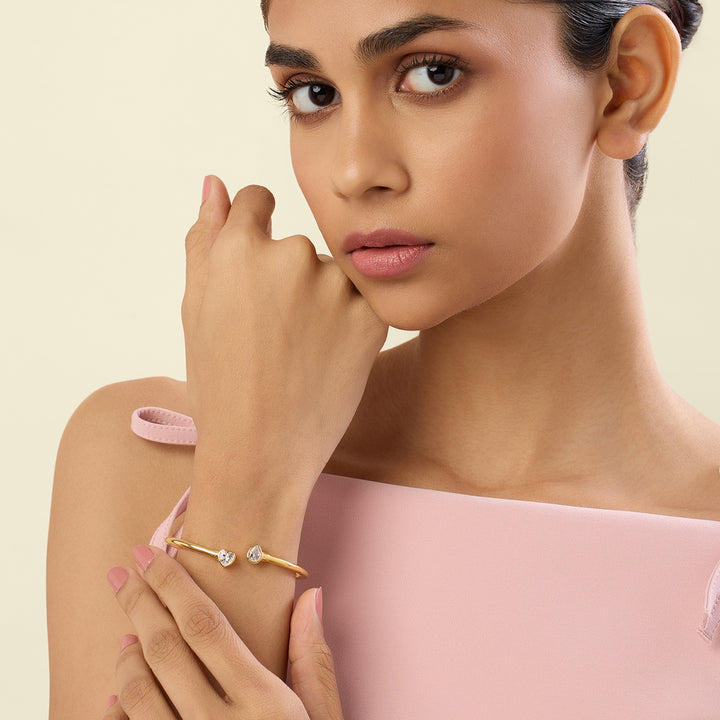 Nuitra Cuff Bracelet In 18Kt Gold Plated