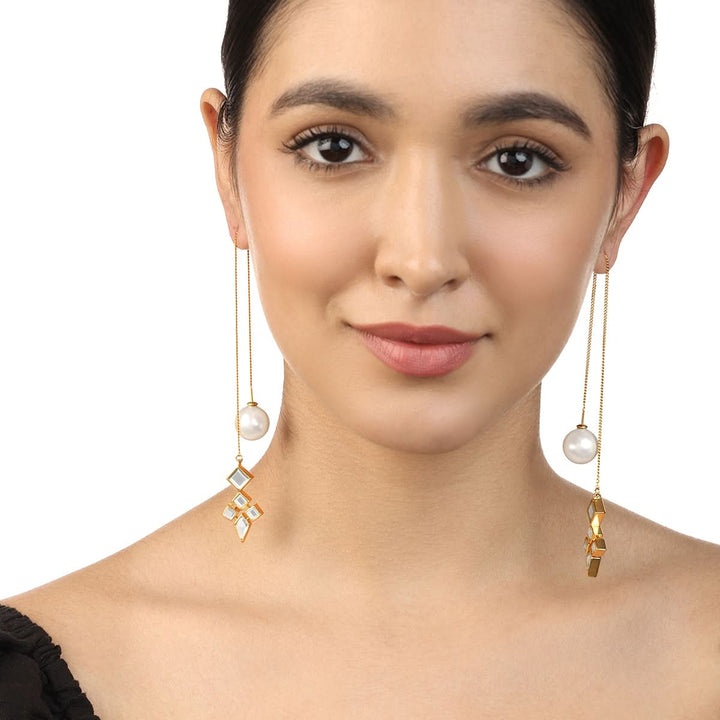 Nora Fatehi Flor Pearl Thread Earrings