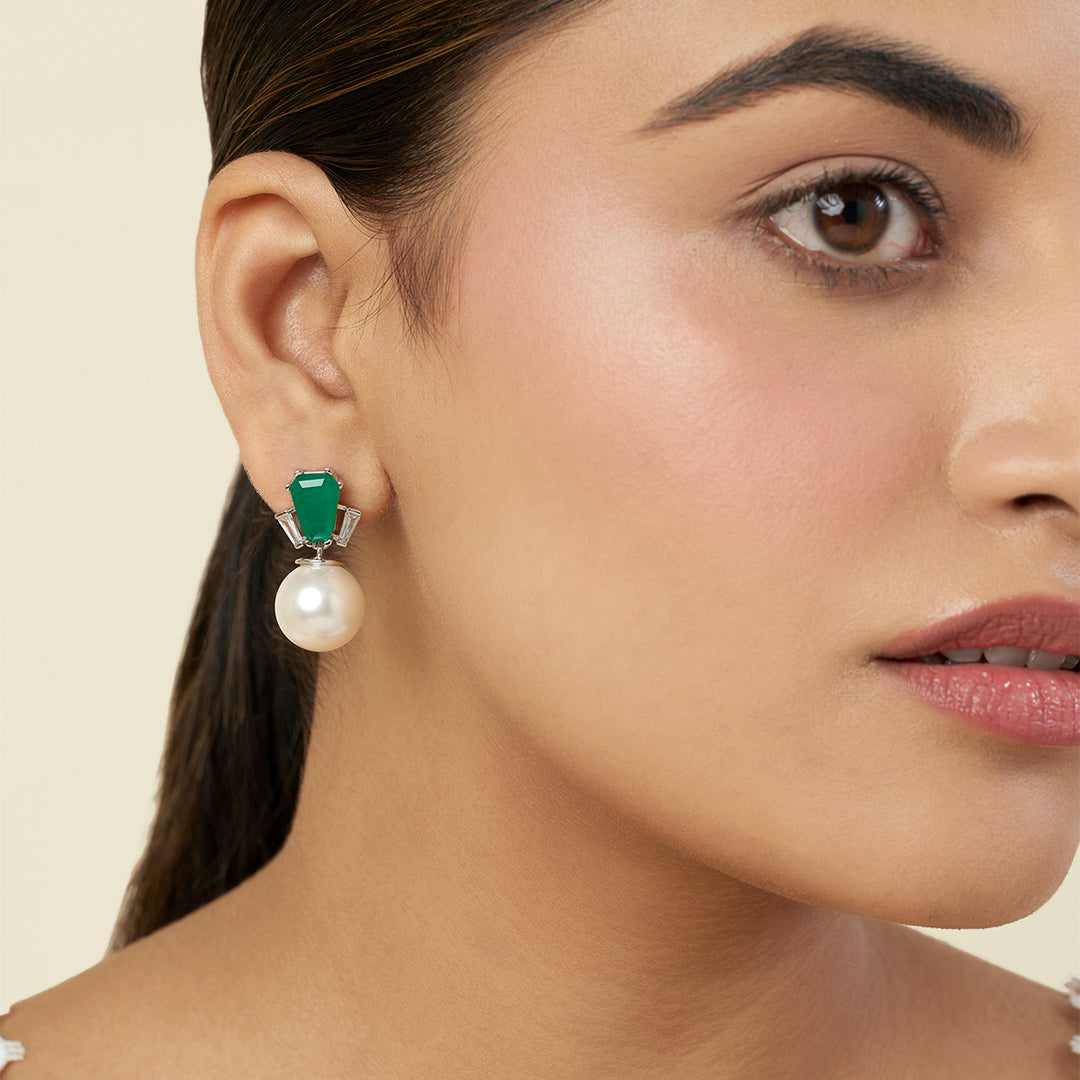 Perla Emerald Studs
