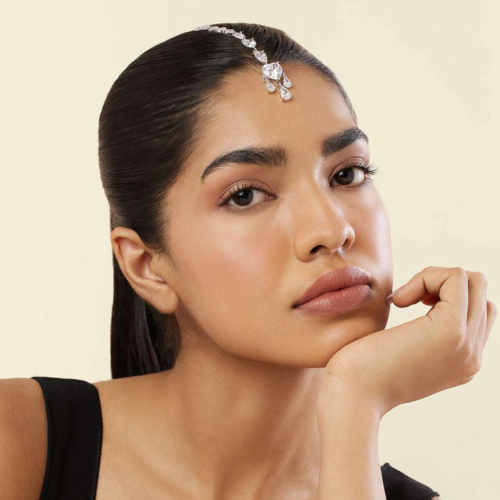 Opulent Luminescence Maangtikka