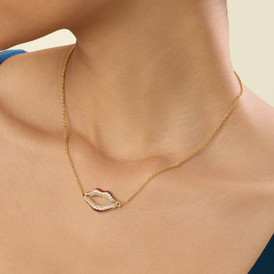 Skylaire Lip Pendant Necklace In 18Kt Gold Plated