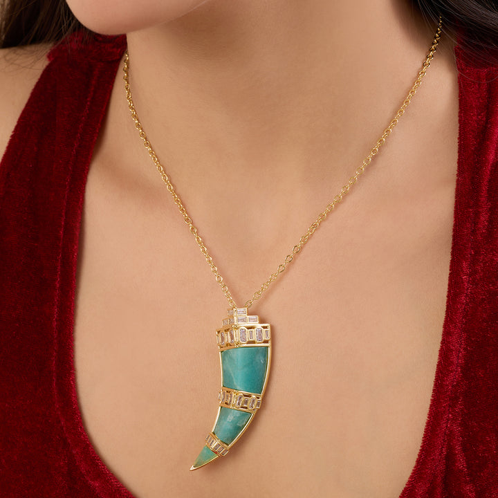 Daggera Pendant Necklace
