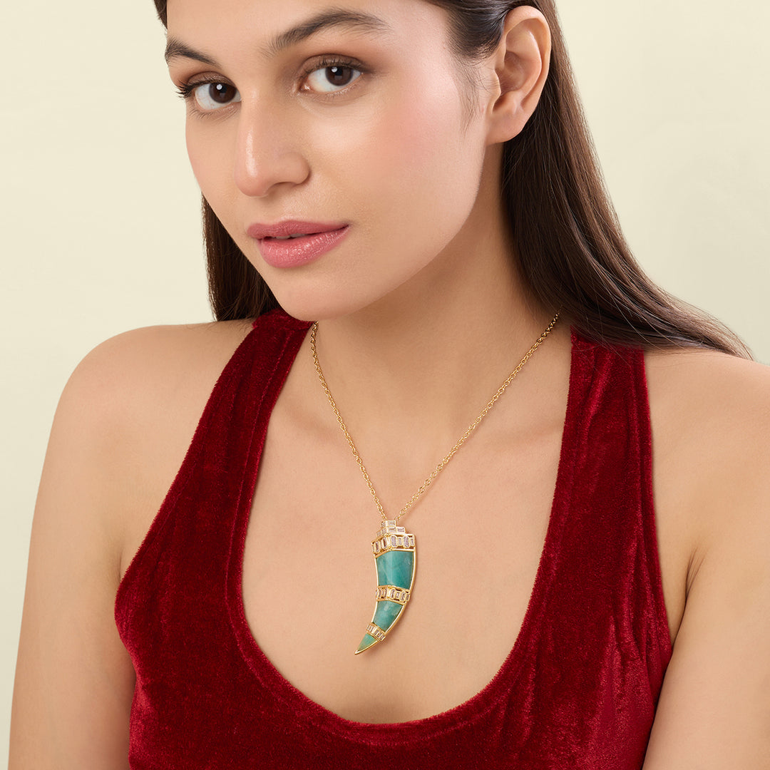 Daggera Pendant Necklace