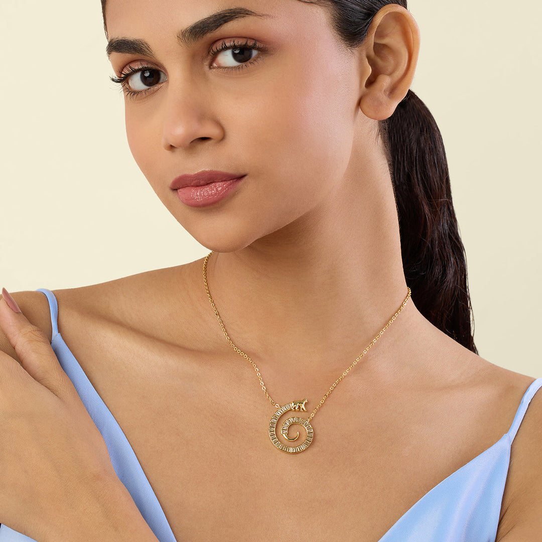 Vaanar Pendant Necklace