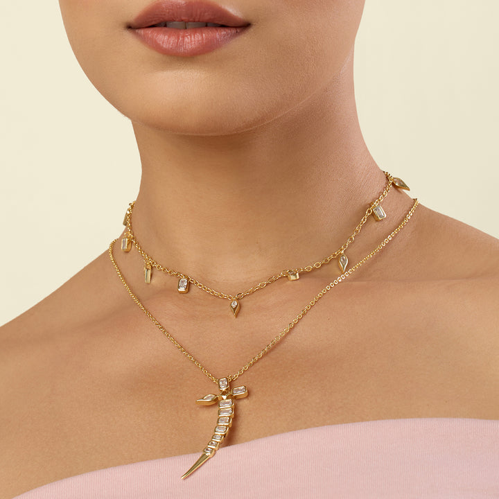 Moves Like Dagger Necklace Set