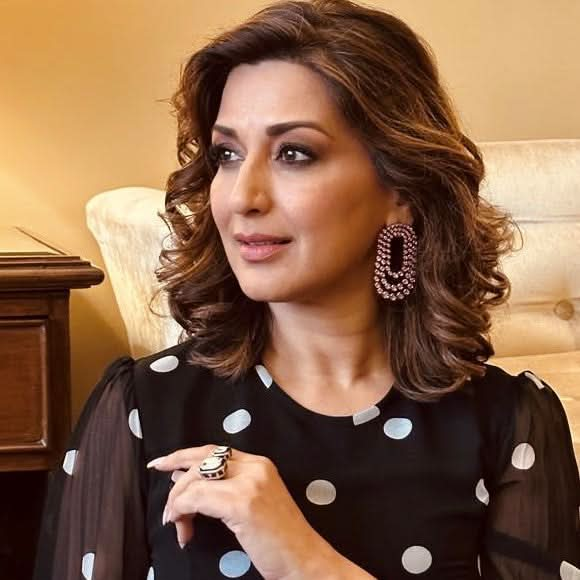 Sonali Bendre Bougie Dual-Crystal Ring